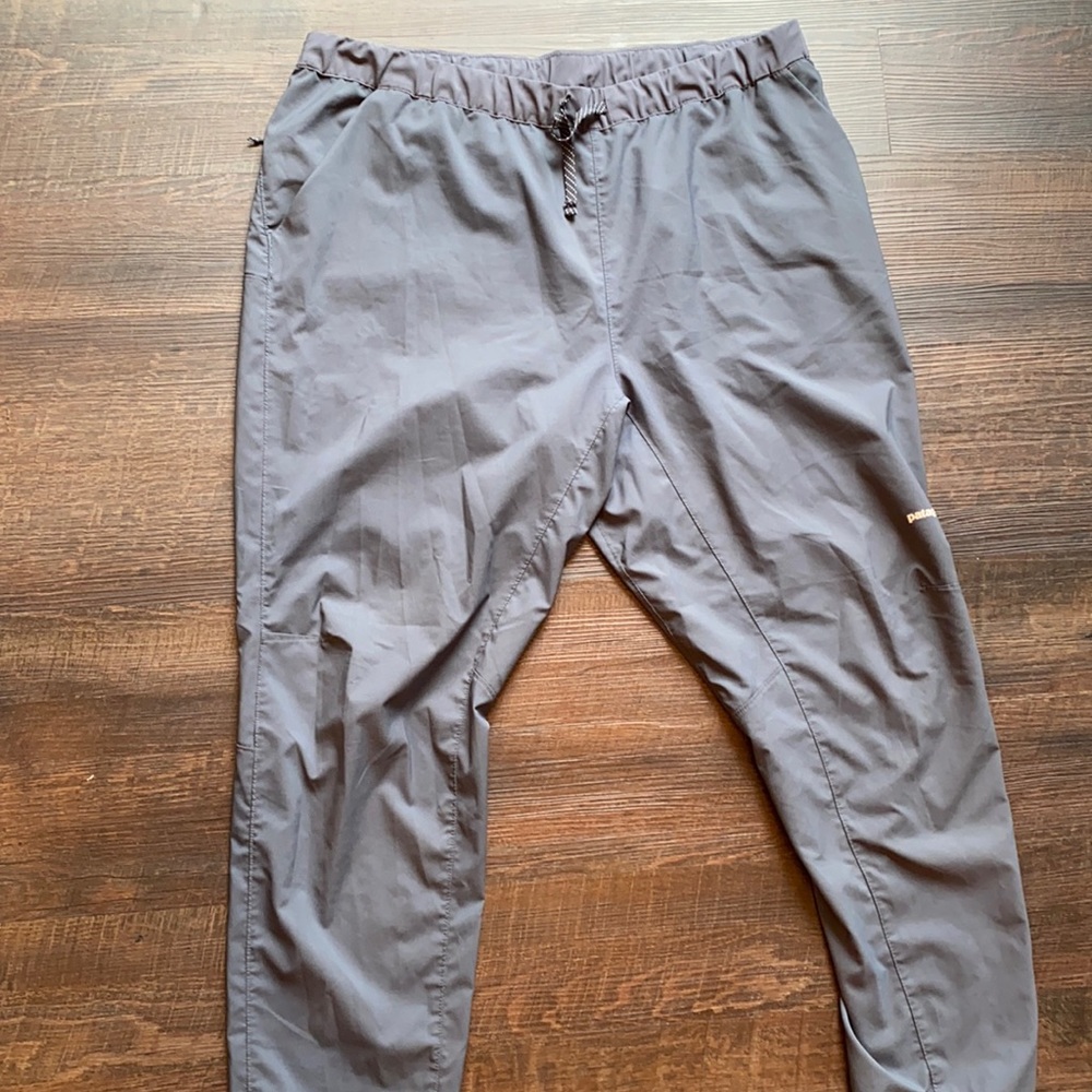 Patagonia Terrebonne XL joggers
